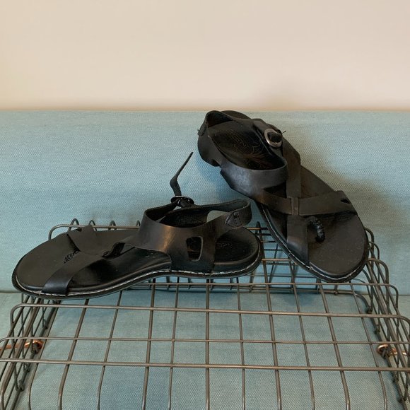 Gently Worn KEEN Alman Ankle Sandals - Picture 4 of 9